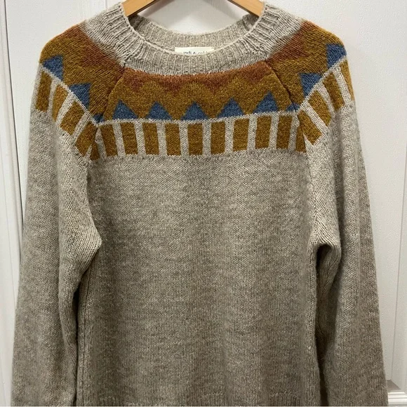 Indi & Cold Geometric Pattern Sweater - Picture 6 of 13
